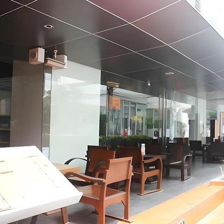 The Heritage Silom Hotel Bangkok Exterior foto