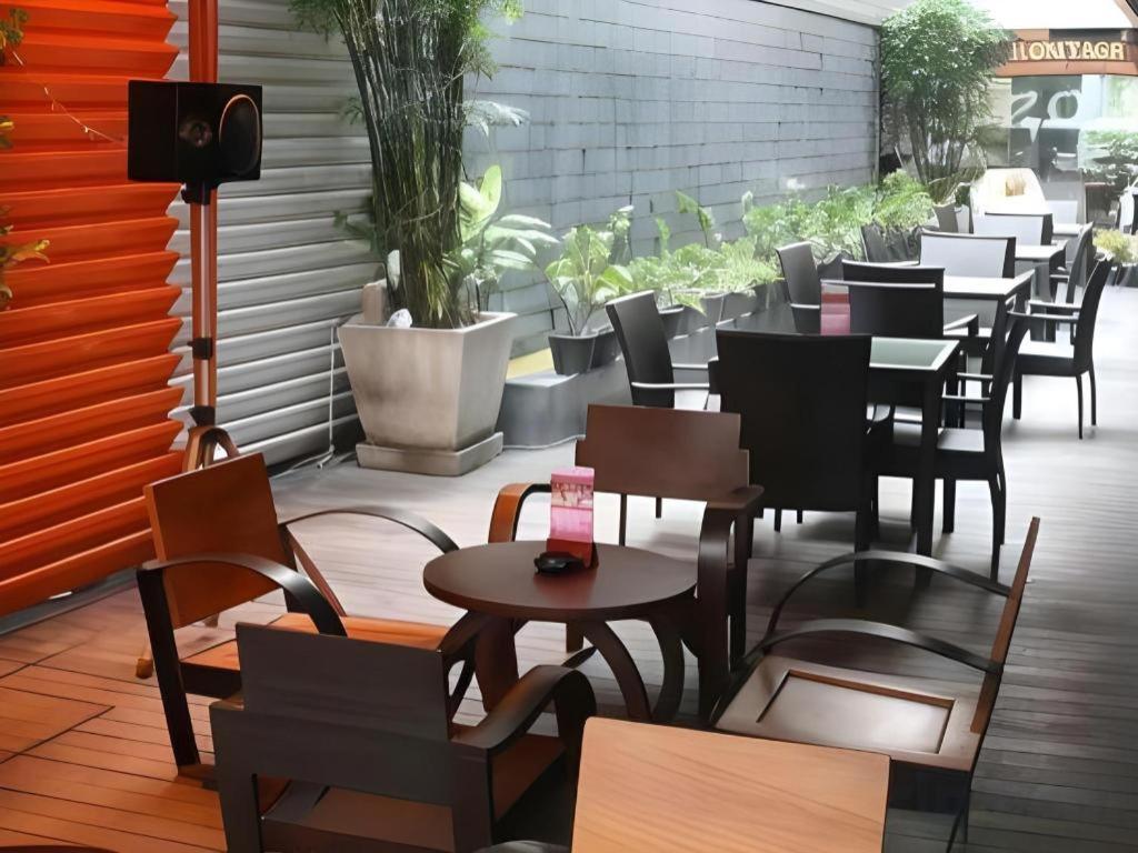 The Heritage Silom Hotel Bangkok Exterior foto