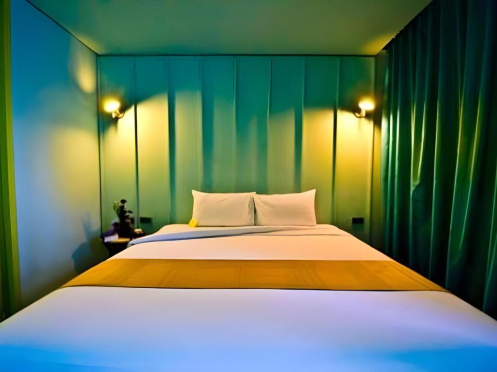 The Heritage Silom Hotel Bangkok Exterior foto